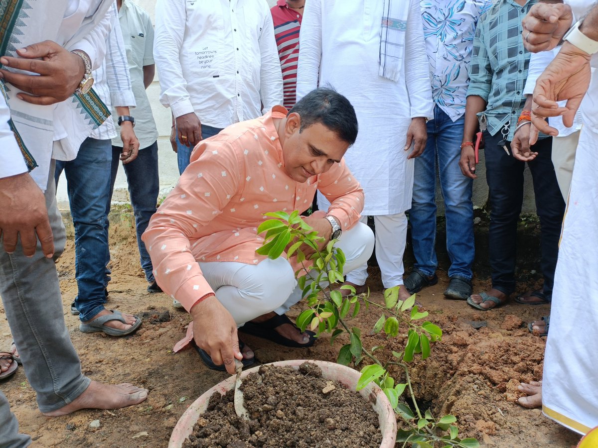 iamdmkrishna's tweet image. Today at Krishna Vikash, Bargarh, we observed Vishwakarma Puja and planted trees under the Ek Ped Maa Ke Naam 2.0 campaign on the occasion of our Hon’ble Prime Minister Shri Narendra Modi Ji’s birthday.

#krishnavikash #VishwakarmaPuja  #narendramodibirthday