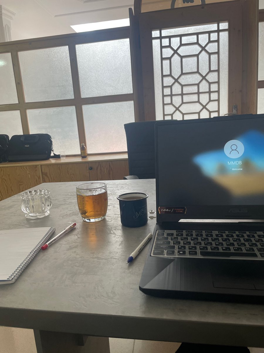 mmdbdev's tweet photo. @TheFeaBz تو همه این ستاپای خفن من یه شبکه ۴ سادم🥲😂 https://t.co/Mz5n78QAIE