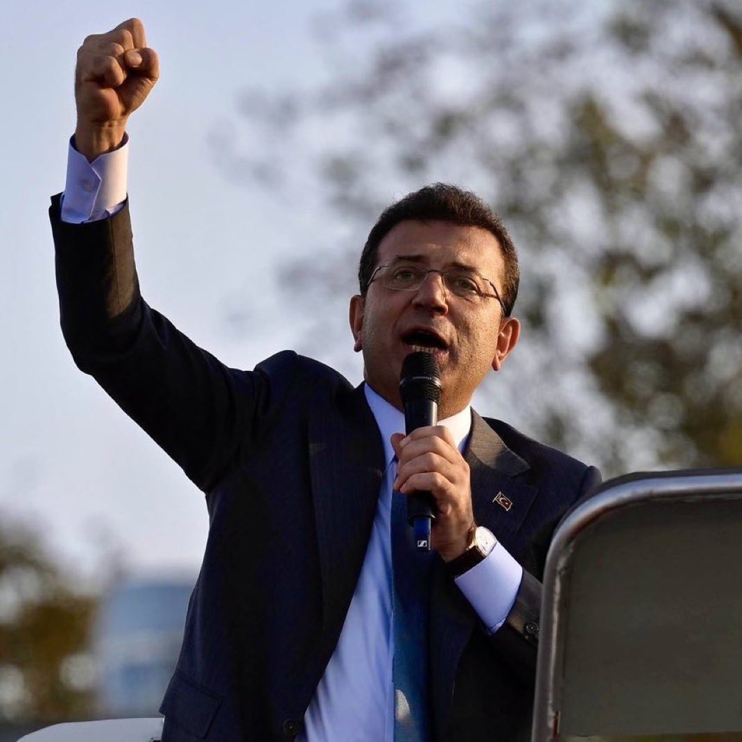 Ekrem İmamoğlu:

“Bu ülkede ‘ben’ devri bitecek, ‘biz’ devri başlayacak.

Bir kişi kaybedecek, herkes kazanacak.”