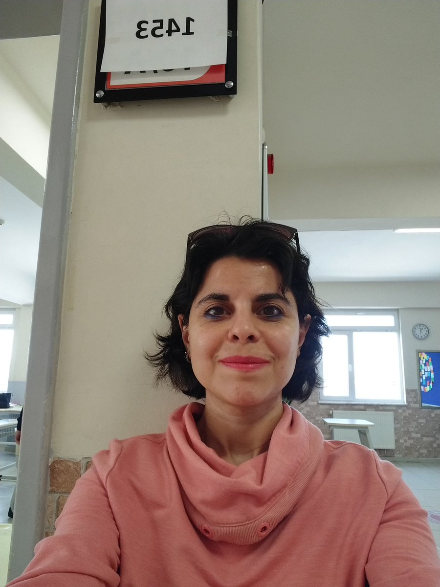 Nur Betül bu ülkenin milyonlarca Cumhuriyetçi yurttaşından birisi. Oyunu kullandı, sandık sonuçlarına saygılı olunmasını bekledi. Aksini gördüğünde öfkelendi. İfade özgürlüğünü kullandığı için hapiste. İlkokula yeni başlamış evladı kendisini bekliyor. #NurBetüleÖzgürlük