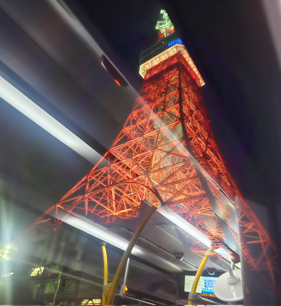ニュウマン高輪(高輪ゲートウェイ駅)に東京駅から無料で行けちゃう水素シャトルバス。東京タワーにも止まるので観光の方にもぴったり🗼時間に余裕のある方は乗ってみて～！