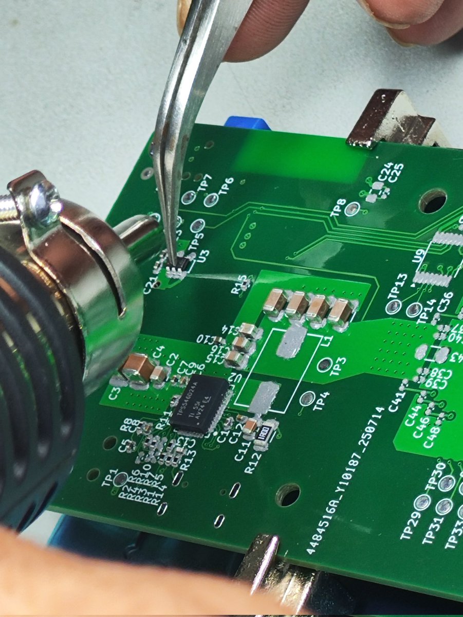 bala_1116's tweet image. Feels good to get a hand-soldered bitaxe going. Thanks @incognitojohn23 @skot9000 @bitshala_org