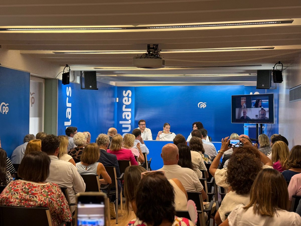 PopularsInca's tweet photo. @PedroMasBergas i Rosa M Tarragó varen participar a la Junta Directiva del @ppbalears i @PPdeMallorca , que ha activat el procés de renovació de les juntes locals per enfortir l’estructura territorial.
Avui, amb més força que mai, continuam a peu de carrer per #RecuperarInca https://t.co/mYcEwIm7pp