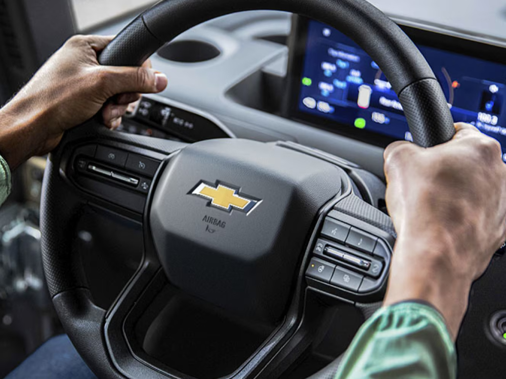 Dro4Cars's tweet image. 2026 #Chevrolet #BrightDrop 400 &amp;amp; 600: all-electric vans, up to ~303 mi range, ~3,700 lb payload, 400-615 cu ft cargo, AWD or FWD. #ChevroletBrightDrop #ChevyBrightDrop #DRO4CARS #dro4cars  #ElectricVan #CommercialEV #WorkSmarter #WorkVan #cargo #vanlife #van #vanbusiness #Coffee