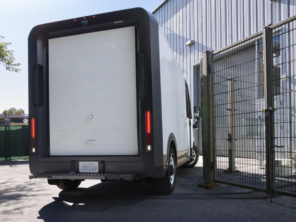 Dro4Cars's tweet image. 2026 #Chevrolet #BrightDrop 400 &amp;amp; 600: all-electric vans, up to ~303 mi range, ~3,700 lb payload, 400-615 cu ft cargo, AWD or FWD. #ChevroletBrightDrop #ChevyBrightDrop #DRO4CARS #dro4cars  #ElectricVan #CommercialEV #WorkSmarter #WorkVan #cargo #vanlife #van #vanbusiness #Coffee