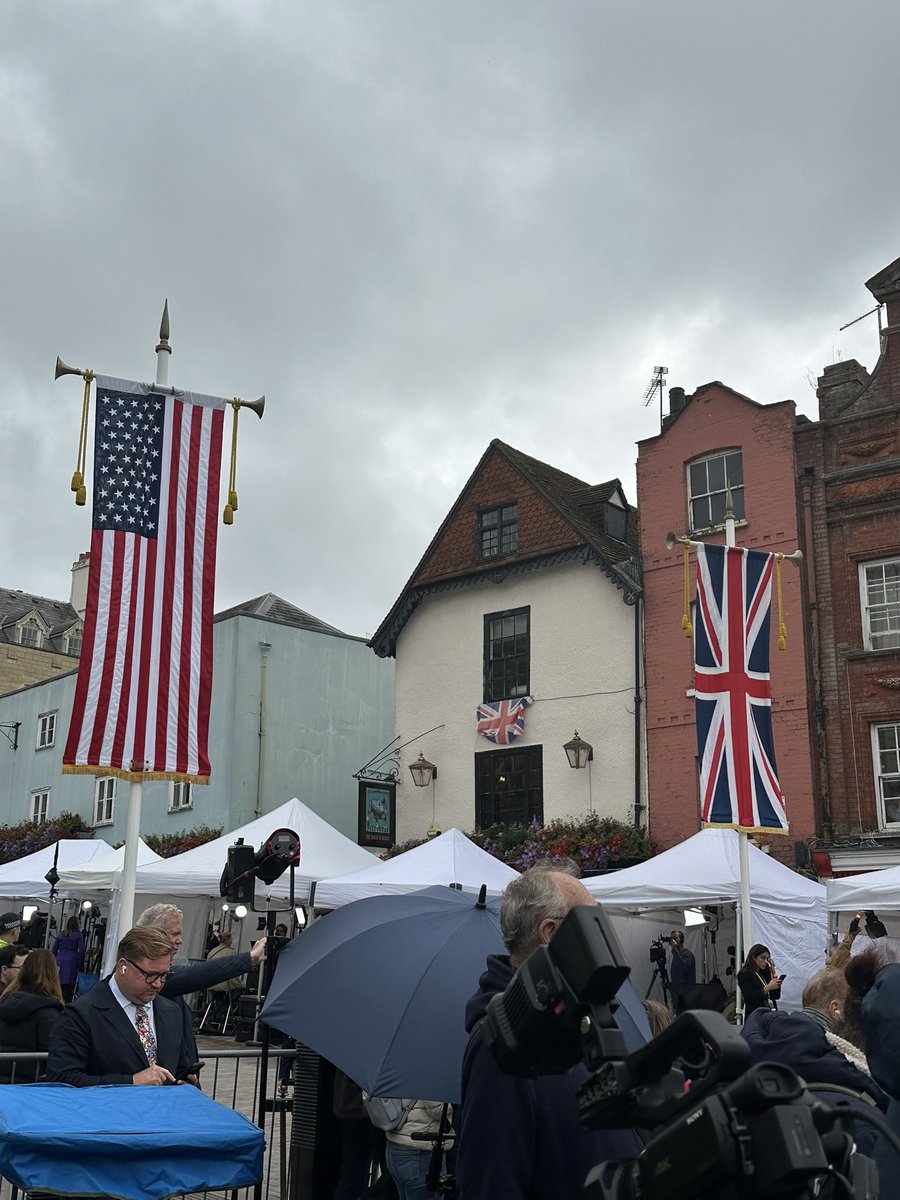 CamillaTominey's tweet image. In Windsor with top @DailyTPodcast team reporting on the Trump state visit - podcast dropping at 5pm with all the latest intel with a (multitasking) @timothy_stanley and featuring @Hannah_Furness @benrileysmith