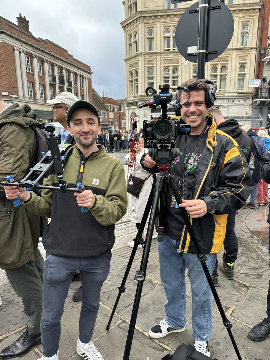 CamillaTominey's tweet image. In Windsor with top @DailyTPodcast team reporting on the Trump state visit - podcast dropping at 5pm with all the latest intel with a (multitasking) @timothy_stanley and featuring @Hannah_Furness @benrileysmith