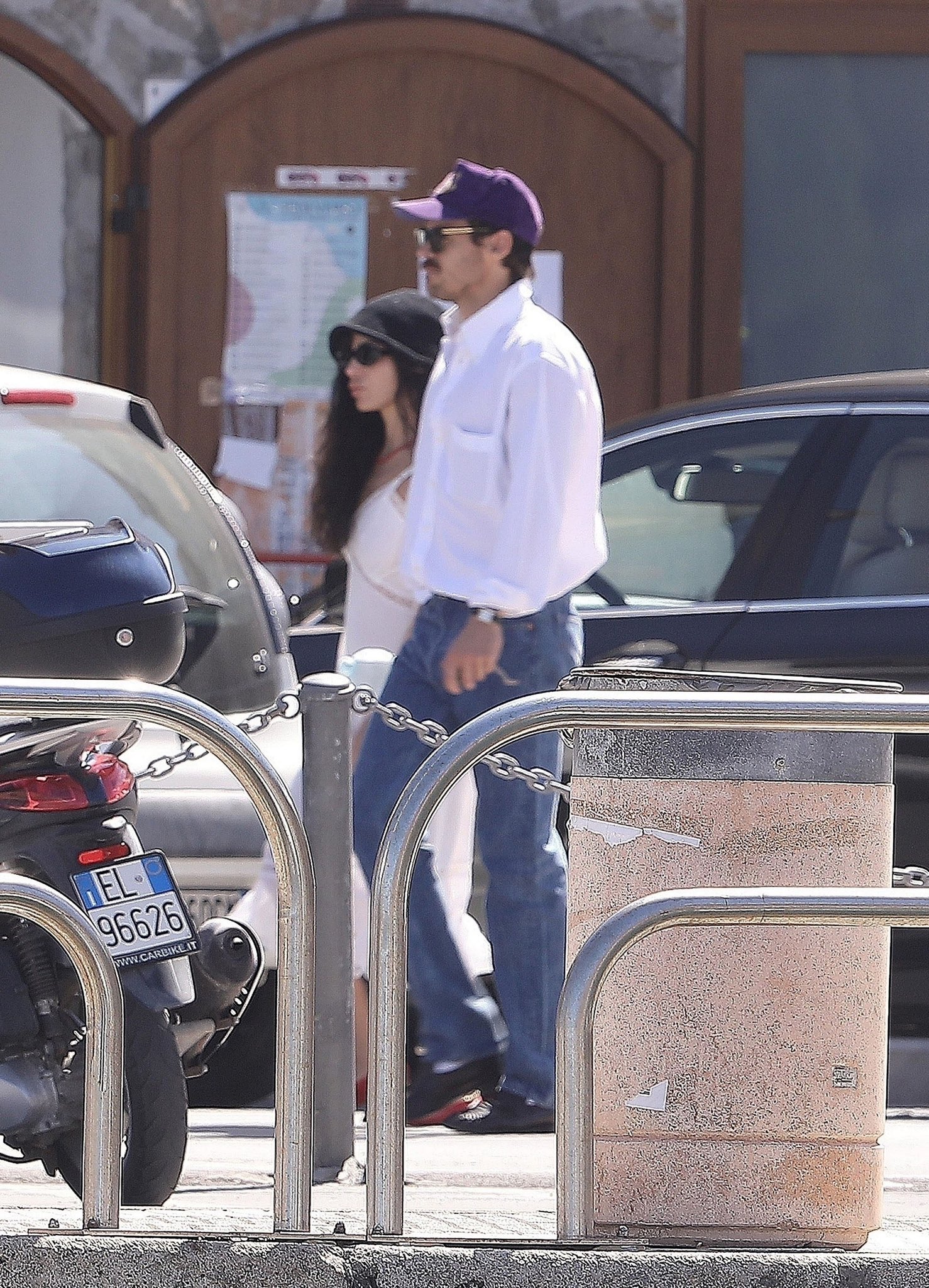 G1CvsbrWUAAsbS7?format=jpg&name=large The Internet Is Melting Down Over Zoe Kravitz and Harry Styles’ Italian Escape