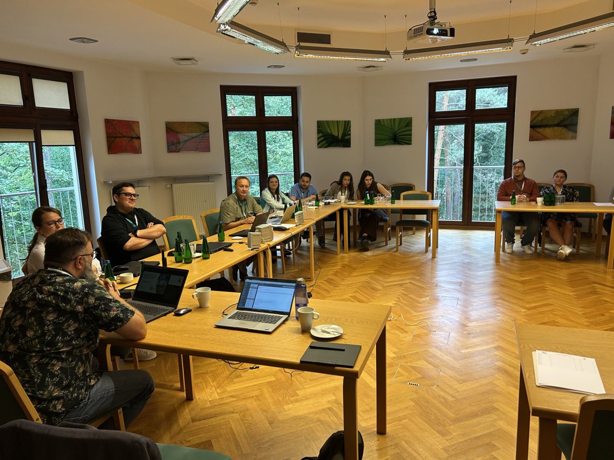 W dniach 10–11.09 br. w <a href="/IB_LES/">IBL</a> odbyły się warsztaty EVOLTREE pt. Conservation of Forest Genetic Resources, poświęcone ochronie leśnych zasobów genowych. W wydarzeniu uczestniczyło 20 przedstawicieli instytucji naukowych i badawczych z kraju i zagranicy.
ibles.pl/aktualnosci/wa…