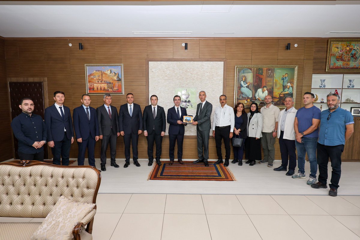 Nemrut Kalderası (Nemrut Krater Gölü) Tabiat Anıtı’na ilişkin incelemelerde bulunmak üzere ilimize gelen, Çevre, Şehircilik ve İklim Değişikliği Bakanlığı Tabiat Varlıklarını Koruma Genel Müdürlüğü Daire Başkanı Erbülent Filtekin ve Van Tabiat Varlıklarını Koruma Bölge Komisyonu