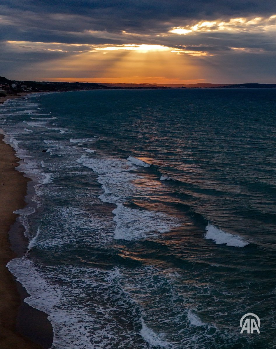 Aerial views of the Black Sea from my hometown, Sinop 🌊⚓️ 


#DronePhotography #Sinop #BlackSea