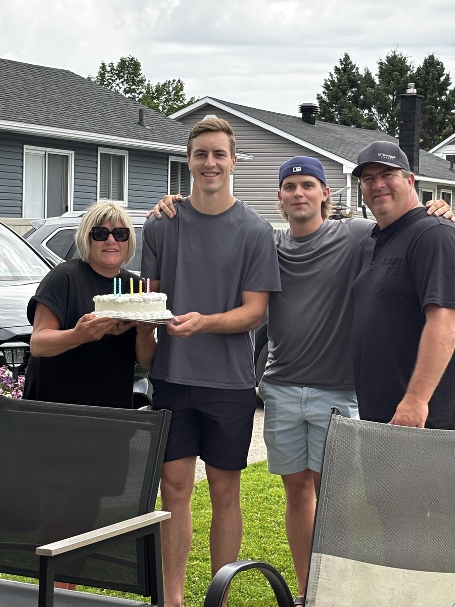 StaceyMatier2's tweet photo. Happy Birthday Tanner wow 25, we love you and always Proud keep being you 🍻🎂❤️ https://t.co/ZLMIwK9jbK