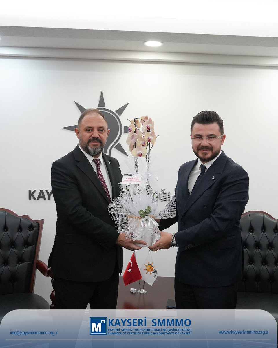 "Kayseri SMMMO Yönetim Kurulu Başkanımız Sayın Adnan Uslular, Kayseri AK Parti İl Başkanlığı’nı ziyaret etmiştir. Nazik misafirperverlikleri için teşekkür ederiz.