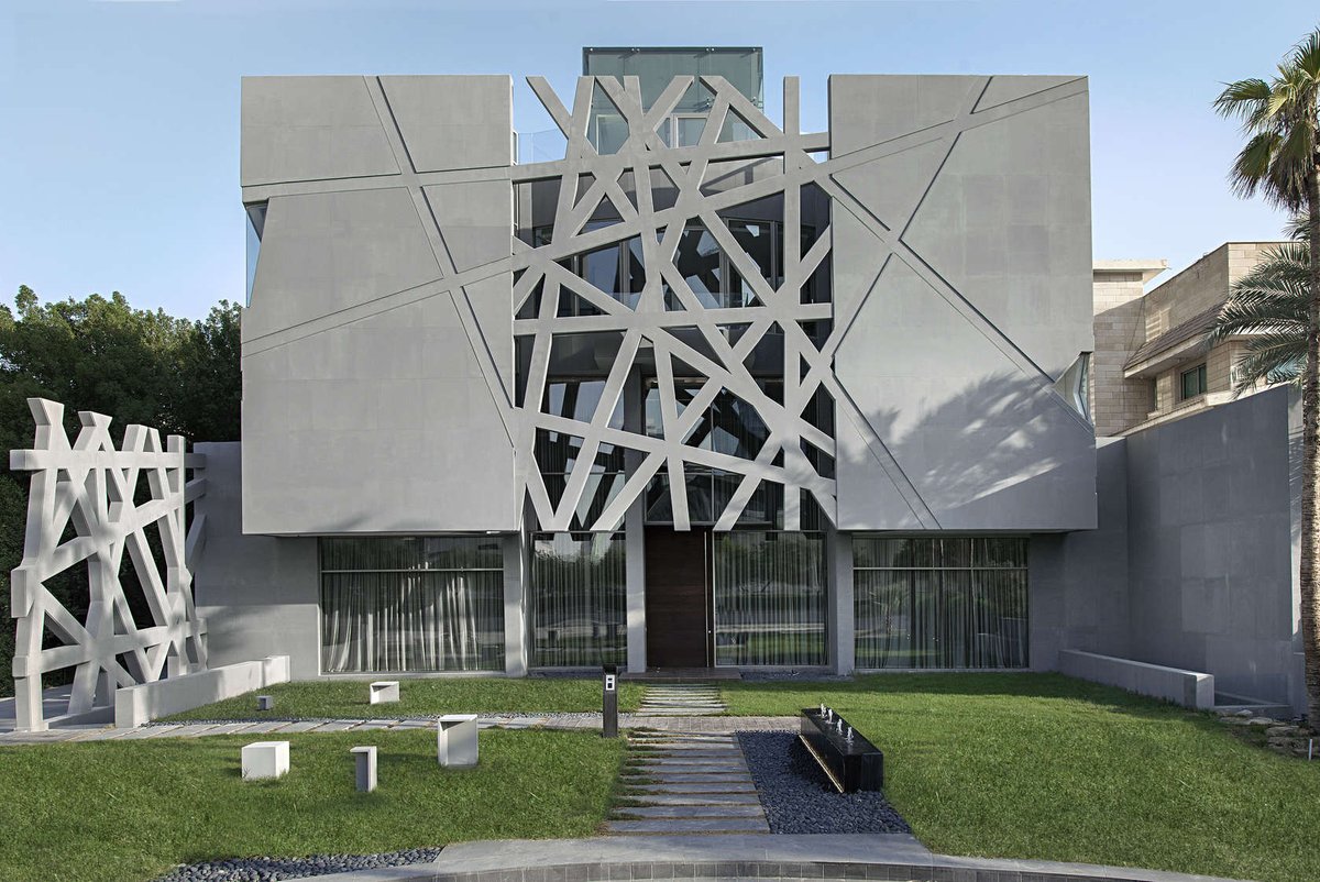 what_if_guy007's tweet image. Air conditioning shouldn’t be the only way to survive Nigerian heat.
Our ancestors already had the answer.
A thread on passive cooling, the forgotten technology
 a thread...🧵