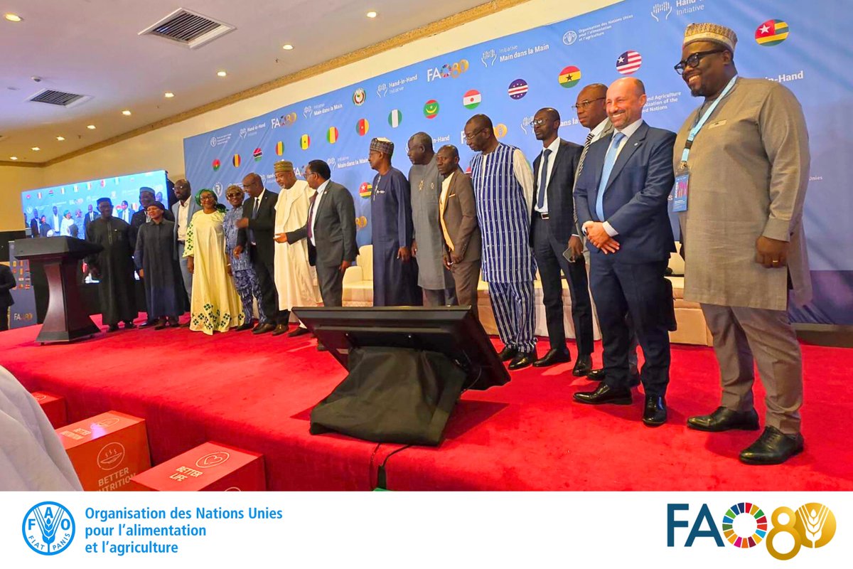 FAOGuinee's tweet photo. Au Forum #HandInHand à Abuja #FAOGN &amp; @magelguinee présentent les opportunités d’investissement par l’irrigation pour une agriculture résiliente, durable &amp; inclusive afin d'éradiquer la faim &amp; la pauvreté.
#HiHForum #AgriInvest #ODD2 #ODD1 https://t.co/eUhk00JqfX
