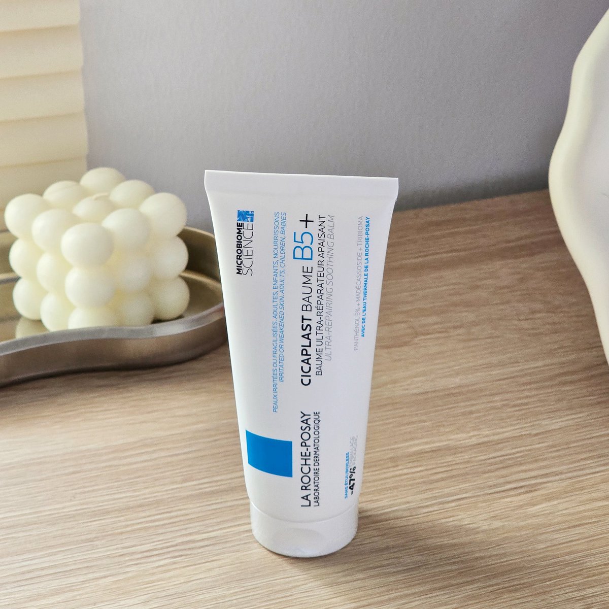 noeytunreview's tweet photo. ตามหาเลยหละ ตัวช่วยที่ช่วยทั้งผิวแห้งและผิวอักเสบ จากบ้าน La Roche-Posay Cicaplast Baume B5+ ตัวนี้เป็นมอยซ์เจอร์ไรเซอร์เข้มข้นเลย ใช้ได้ทั้งตัว ตัวนี้นอกจากให้ความชุ่มชื้นยาวนานแล้ว หลังจากใช้ยังรู้สึกว่าช่วยปลอบประโลมผิว ลดความแดงของการอักเสบของผิวด้วยนะ และตัวนี้ยังช่วยเสริมเกราะป้องกันให้ผิวแข็งแรงด้วย ลดโอกาสการแพ้และระคายเคือง ตัวนี้ต้องมีติดบ้านไว้เลย  

แล้วก็เค้าออกแพคเกจหน้าตาใหม่นะทุกคน ไม่ใช่ของปลอม!