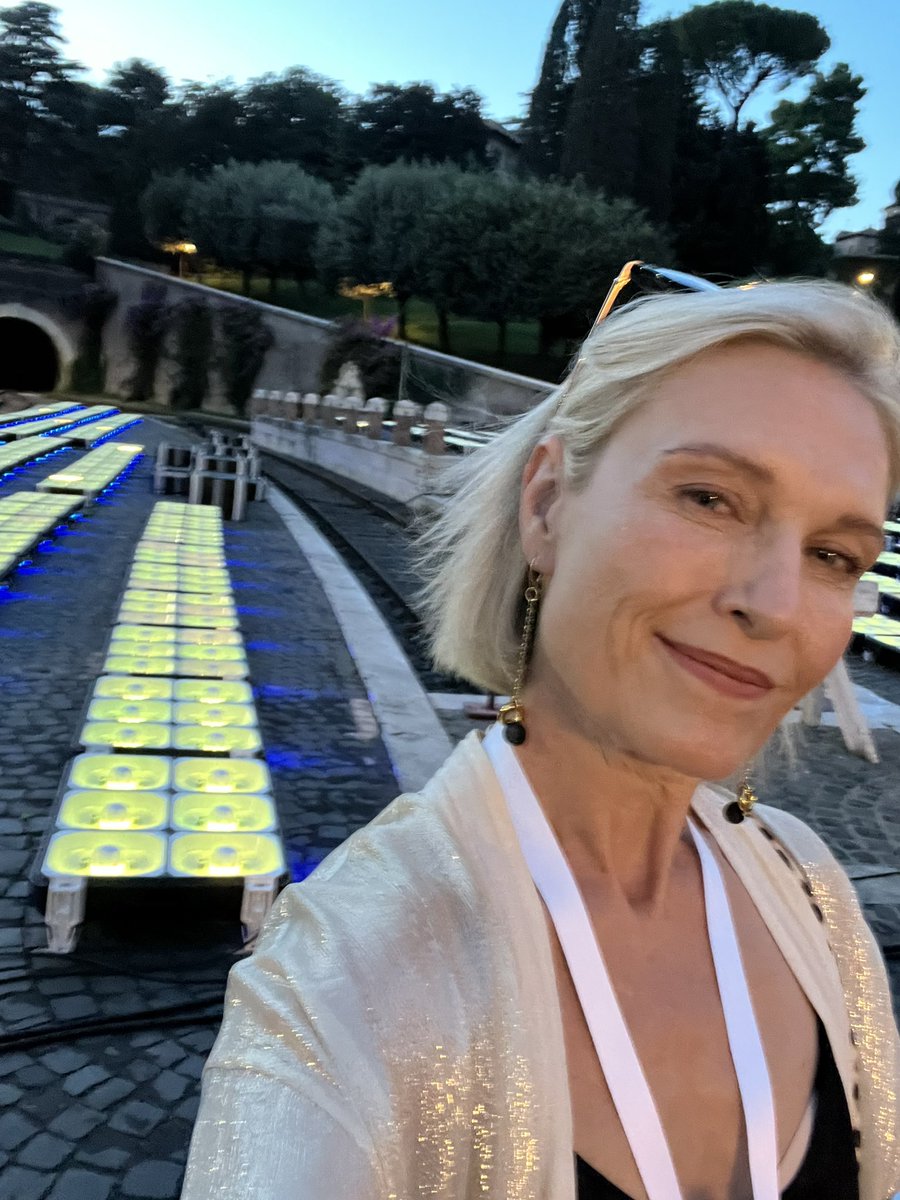 ToscaMusk's tweet image. Rome. Simply magical. Congratulations @kimbal &amp;amp; @NovaSkyStories for the incredible show over the Vatican City. 3,000 drones! Breathtaking.