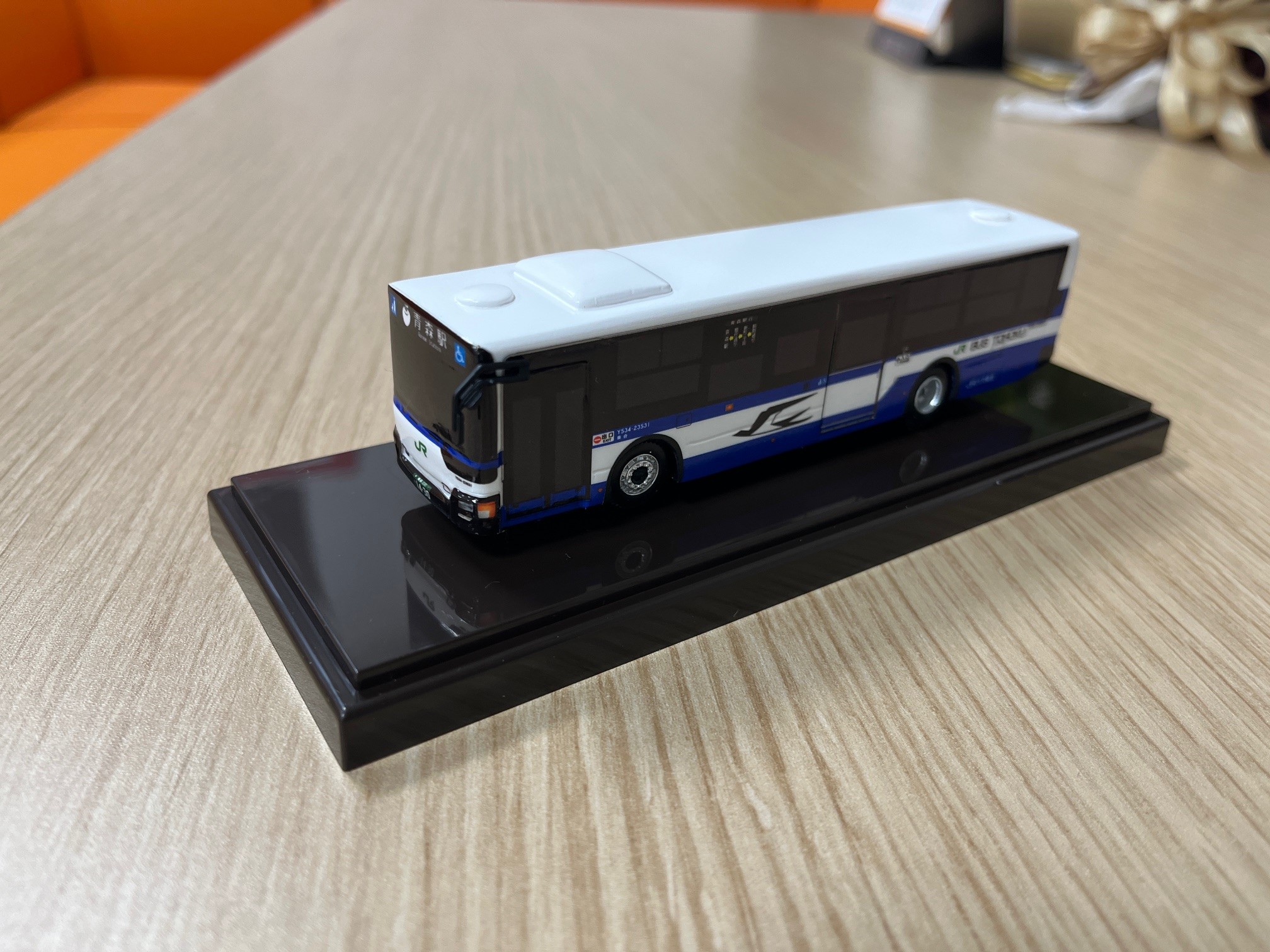 JRバス東北　日産3軸車 JR東日本バスから「JRバス東北」に社名変更 JRバス東北 日産3軸車 JR東日本バスから「JRバス東北」に社名