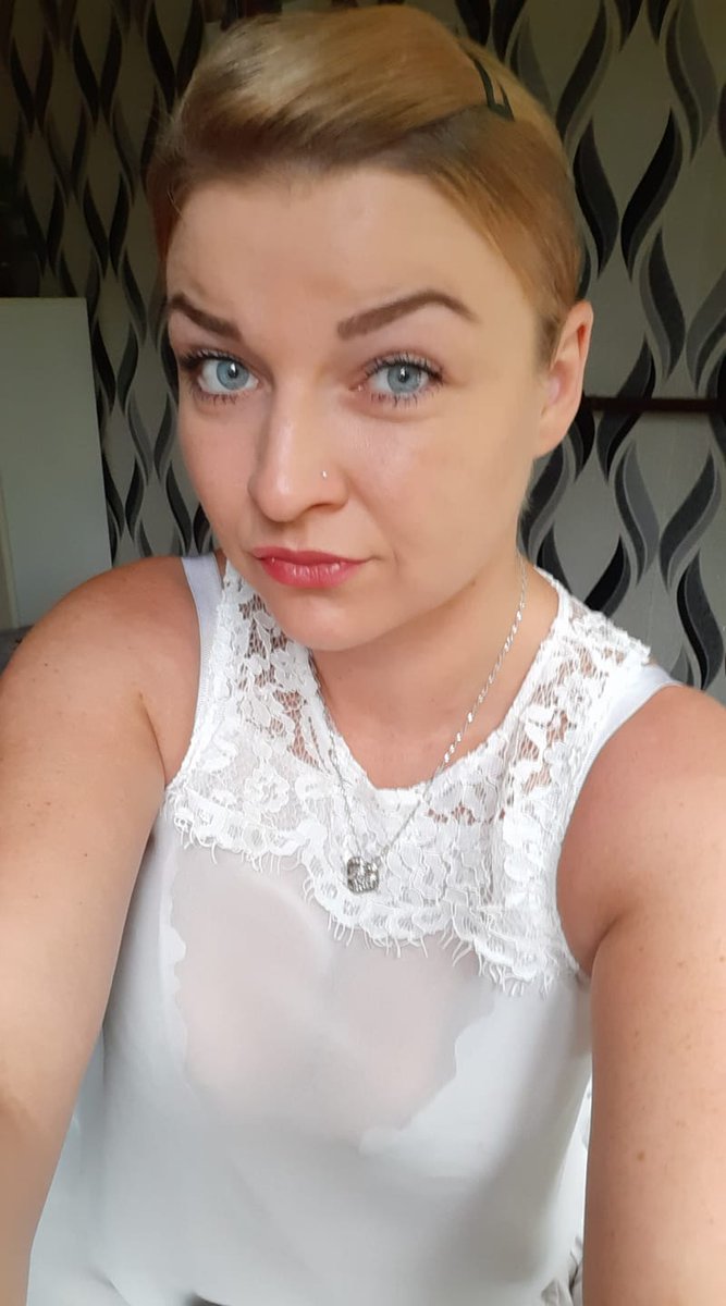 Findest du mich Hübsch? 
😍
Bekomme ich einen #retweet und ein ❤️