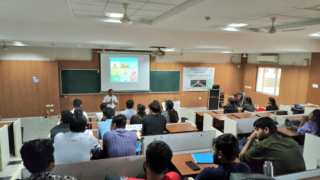 DoctorsTribe's tweet image. On occasion of World Sucide Prevention Week - Awareness talk given to MBBS Students of NSC GMC Khandwa. @PMOIndia @MoHFW_INDIA @JPNadda @CMMadhyaPradesh @rshuklabjp @healthminmp @NIMHANS_BLR @TeleMANAS_Apex @ICMRDELHI @NITIAayog @WHO @UN @UNICEF @UNESCO @csr @CSR_India @WorldBank