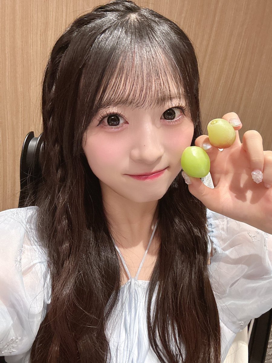 秋山由奈 (@yunachan_akb48) on Twitter photo マスカット!!
今日もこれからまたドボン頑張るぞタイムに入ります✨✨
一緒に頑張ろう❤️🔥
 #AKB48のドボン マスカット!!
今日もこれからまたドボン頑張るぞタイムに入ります✨✨
一緒に頑張ろう❤️🔥
 #AKB48のドボン