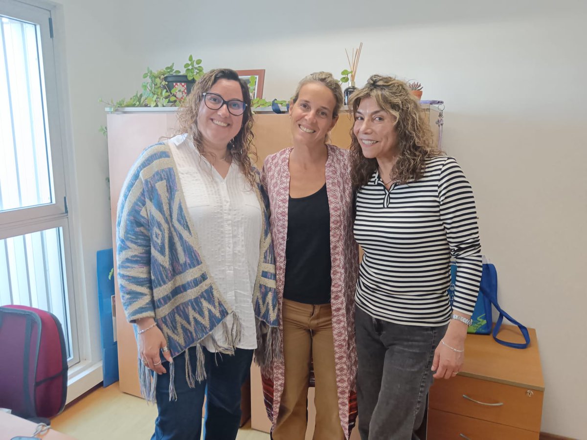 🤝 Esta semana recibimos la visita de la Mag. Claudia Muñoz, especialista en #PrimeraInfancia, desde Chile 🇨🇱

<a href="/PaolaMarenco6/">Paola Marenco</a> y <a href="/carolinachevali/">María Carolina Chevalier</a> dialogaron sobre los desafíos de la formación docente en cada país y proyectaron nuevas intervenciones para fortalecerla.

#Educación