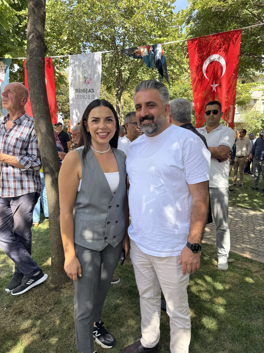 Bugün Örnek Mahallemizde açılışı yapılan Ataşehir Kent Lokantamızın açılışına katılım sağladık.

Dayanışmanın ve sosyal belediyeciliğin en güzel örneklerinden biri olan bu lokanta, tüm komşularımıza hayırlı olsun.