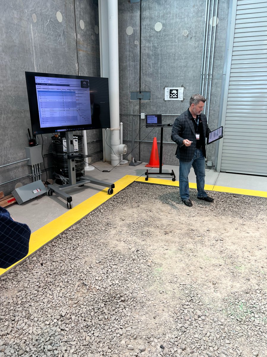 Project_Experts's tweet image. Day 2 at the @OracleConstEng Utility Summit!
👨💻 Nathan Buehler demoed a real use case of Primavera Cloud Task Mgmt—operating from an iPad in the field, shown live on screen.
Smart tech. Real impact.
#Oracle #PrimaveraCloud #ConstructionTech
