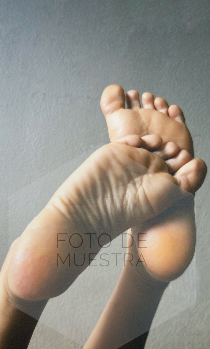 yuu_lem's tweet photo. Nuevas fotitos de muestra para que los conozcas mejor, la verdad, si yo fuera tu estaría a mis pies;) 

#pies #compropies #fotosdepies #feetfetısh https://t.co/s9Ae4kuRGC