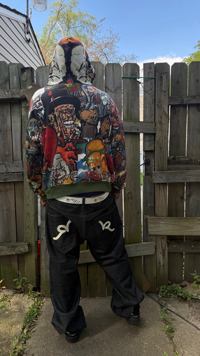 ape__jacket's tweet image. in @vxmeee