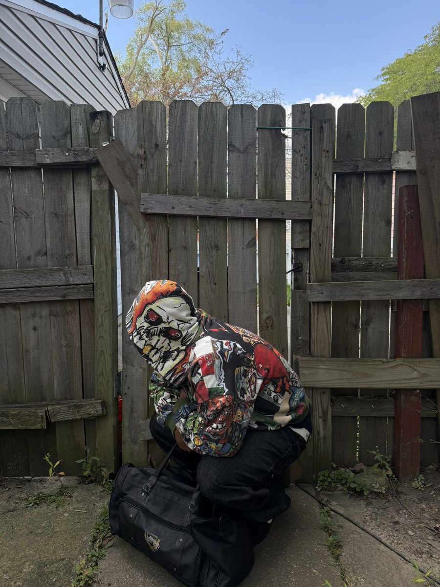 ape__jacket's tweet image. in @vxmeee