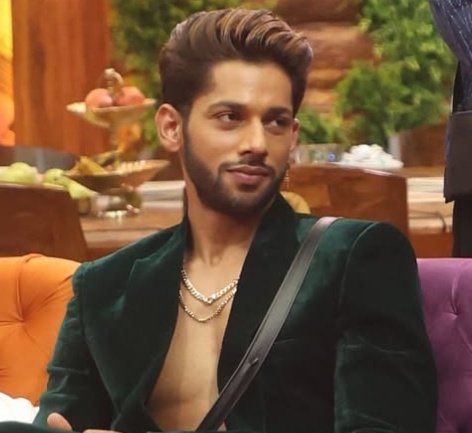 🚨BIGGEST POLL‼️ 

Who is Strongest?

Like ♥️ #BaseerAli
Retweet 🔁 #AbhishekBajaj 

#BiggBoss19 #BB19

Like.                                                   RT.