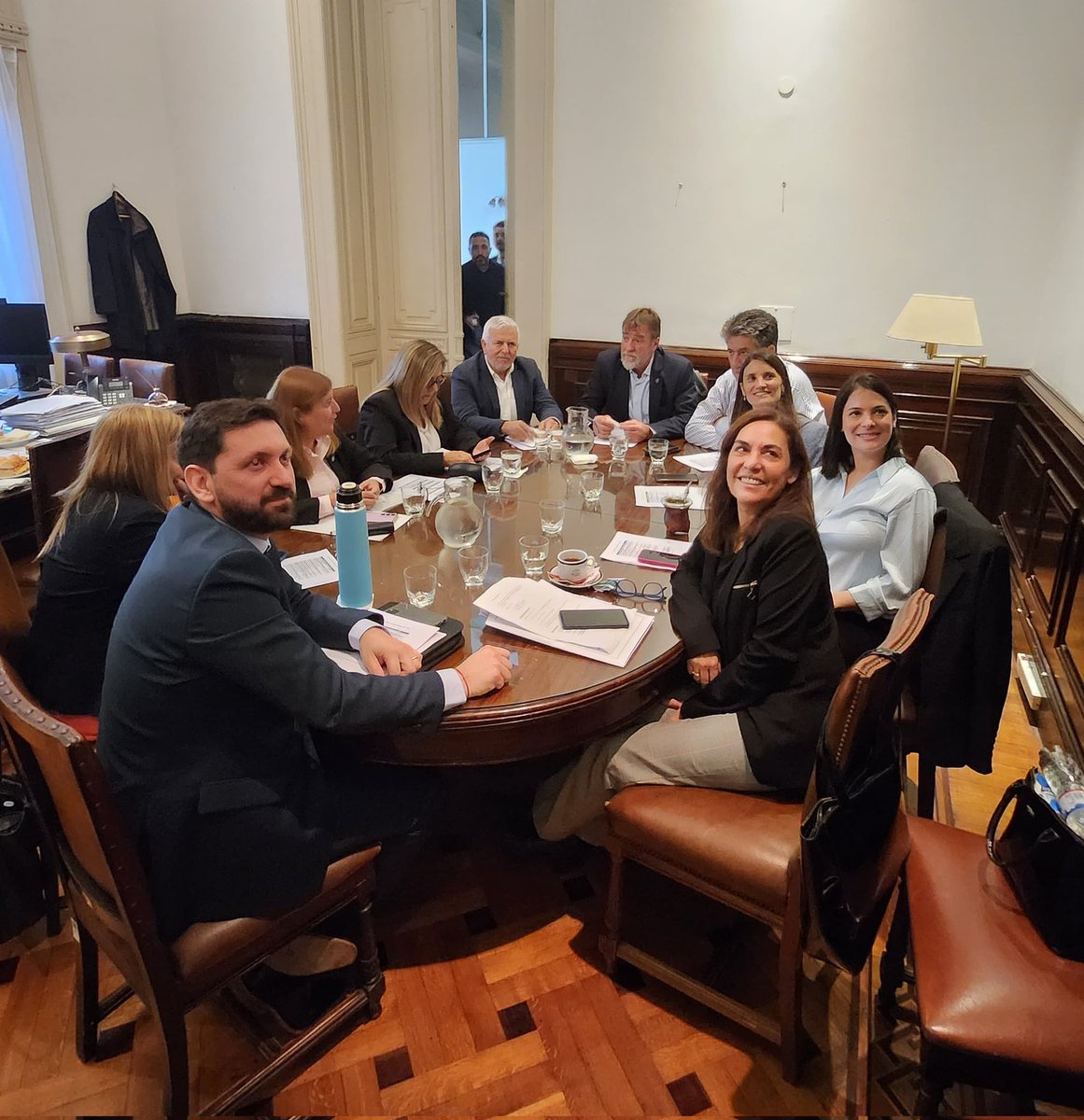 QUÉ ORGULLO ES SER UN BLOQUE QUE NO TIENE QUE EXPLICAR CÓMO VOTA

Estamos reunidos en la previa de una sesión histórica en la que vamos a insistir en dos leyes clave para el país: la de Emergencia Pediátrica (Garrahan) y la del financiamiento para las universidades de todo el