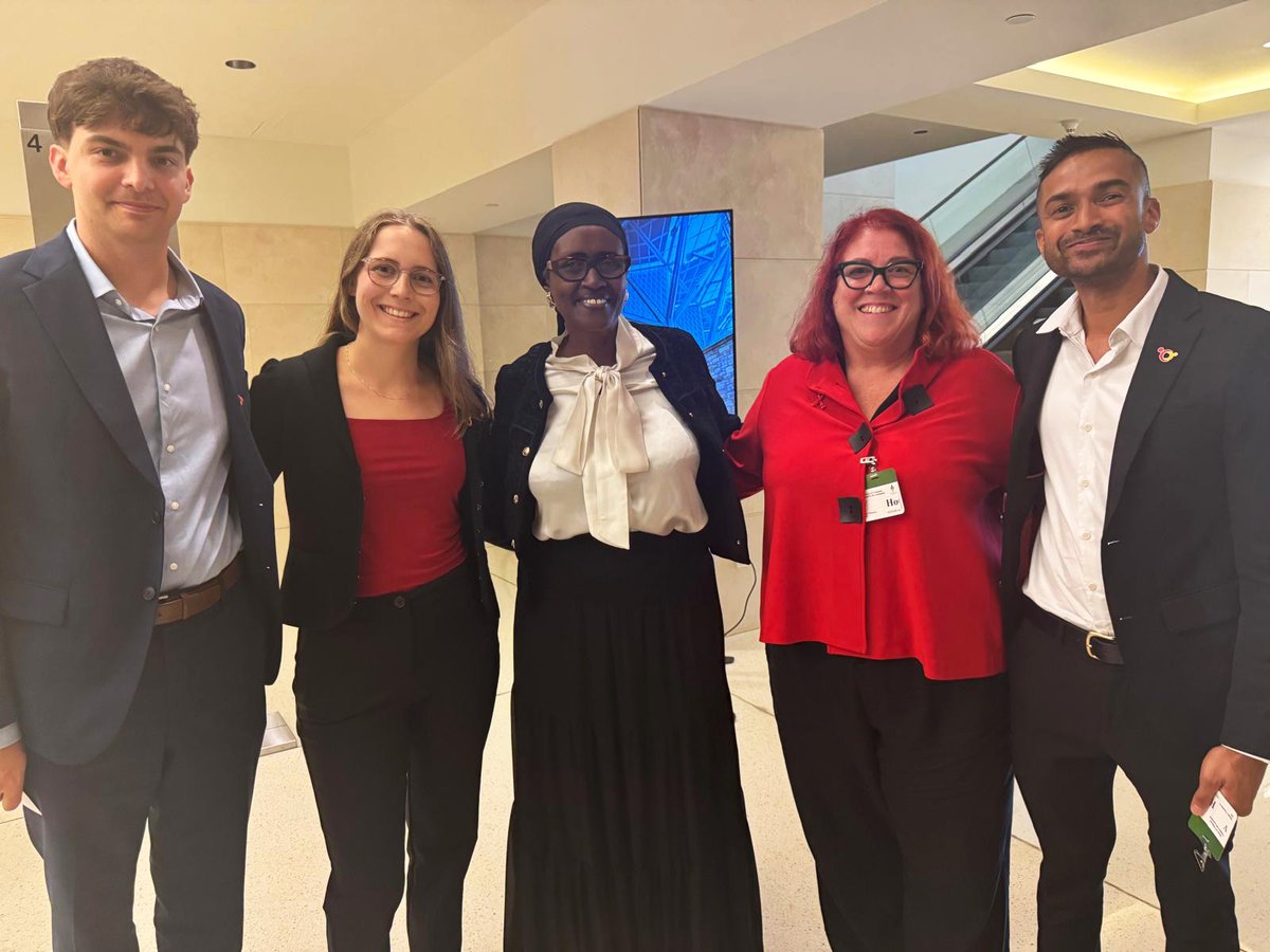 So inspired by meeting this powerful group of amazing advocates &amp; community representatives in Ottawa 🇨🇦 yesterday.

Thank you to <a href="/LetsStopAIDS/">LetsStopAIDS</a> for the wonderful organizing and to the Honourable <a href="/Rob_Oliphant/">Rob Oliphant</a> for co-sponsoring our meeting on Parliament Hill - the real place for