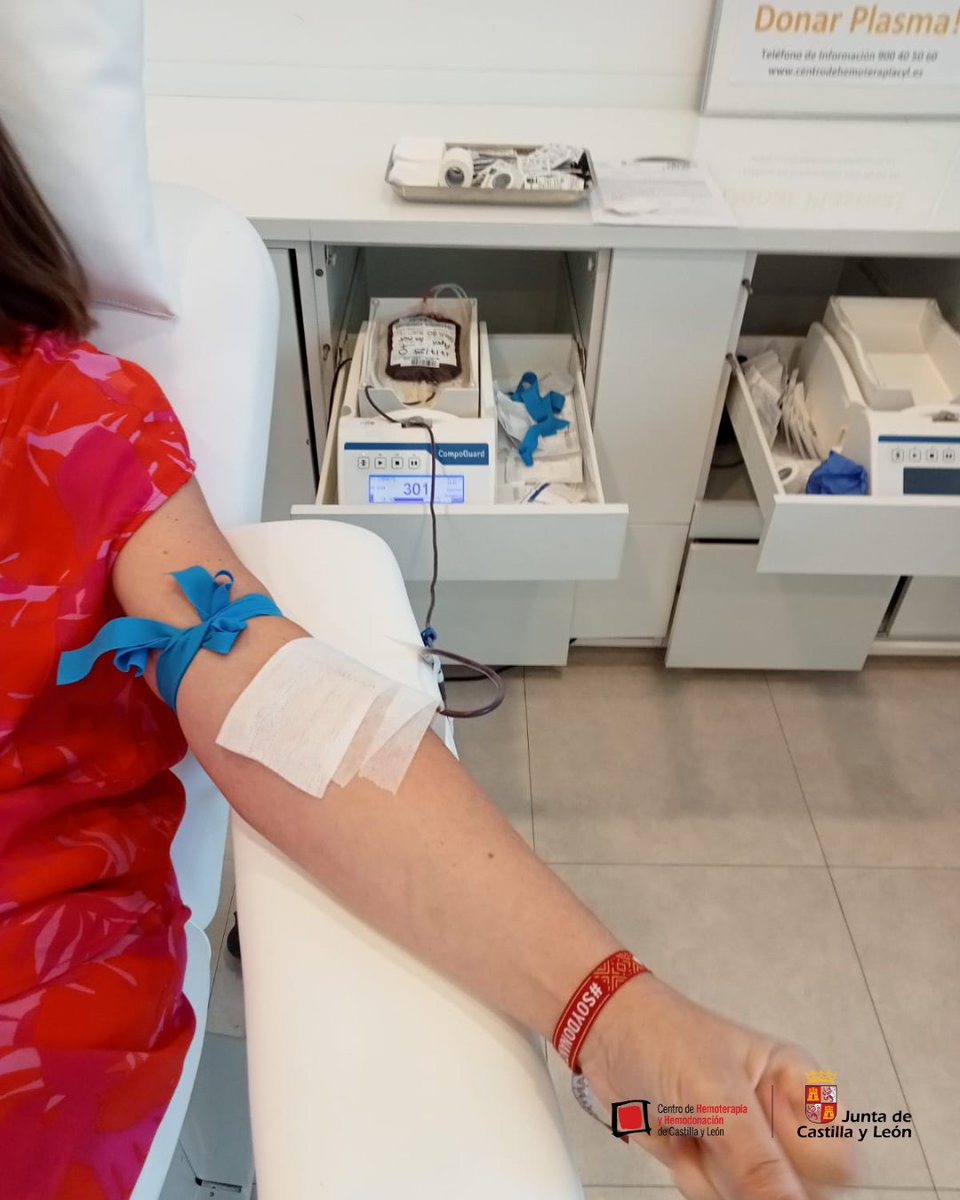 Hoy, nuestra directora técnico asistencial, Maribel González Fraile, te invita a donar sangre. 🩸
Ella también dona porque sabe la importancia de este gesto para miles de pacientes.

Donar es sencillo, seguro y solidario.
Consulta puntos de donación: centrodehemoterapiacyl.es/puntos-de-dona…