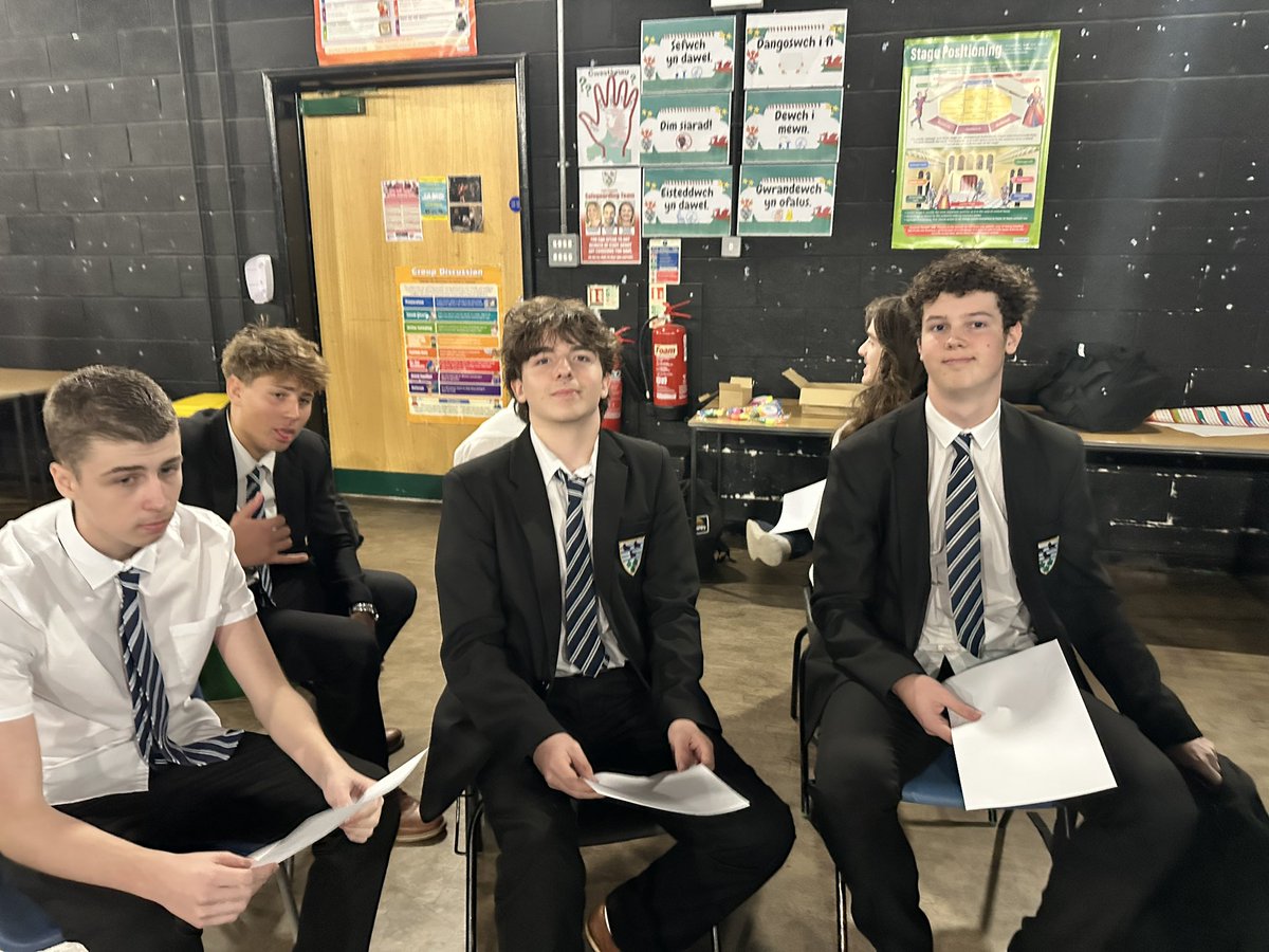 ygs_computing's tweet image. A great day welcoming our Yr12 Computer Science @e_sgol learners from @ygemlyn to @YsgolGreenhill