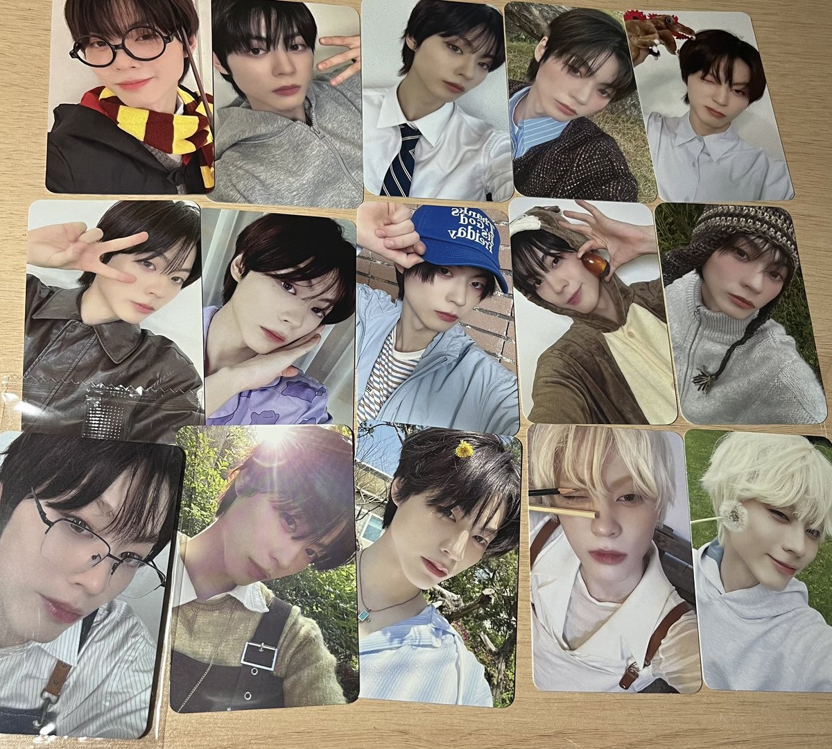 rhfoup's tweet photo. 파우 미공포 포카 양도

홍 현빈 요치 0.4
정빈 동연 0.3

https://t.co/Y1OI3Qmugd
Dm

Pow sell boyfriend
요치 정빈 현빈 동연 홍 포카 양도 yorch jungbin hyunbin dongyeon hong boyfriend favorite dazzling valentine photocard 뮤플  뮤직코리아 애플뮤직 항그자 https://t.co/jaX5xNnNkC