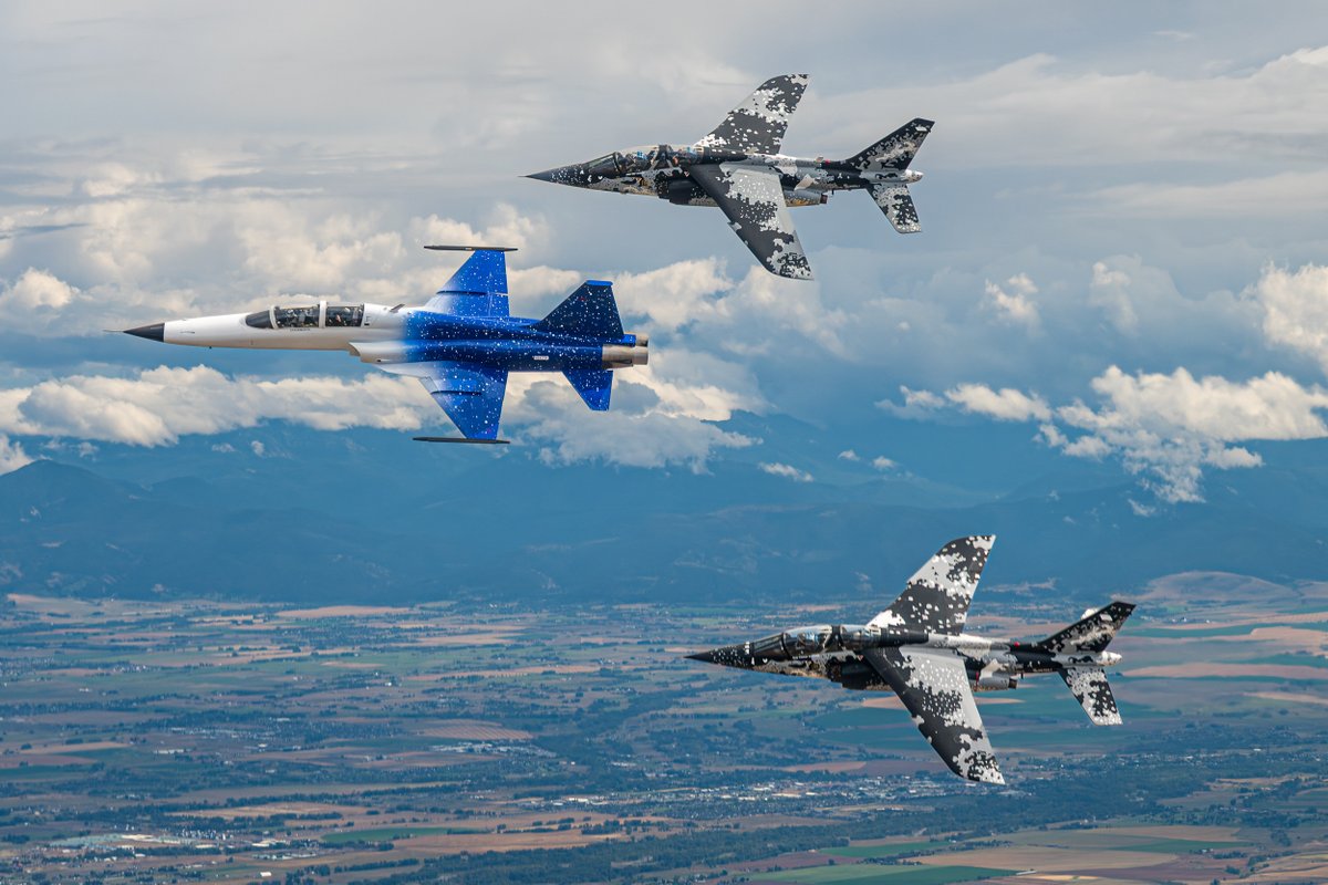 PolarisProgram's tweet image. Formation flying with the F-5 Freedom Fighter and two Alpha Jets