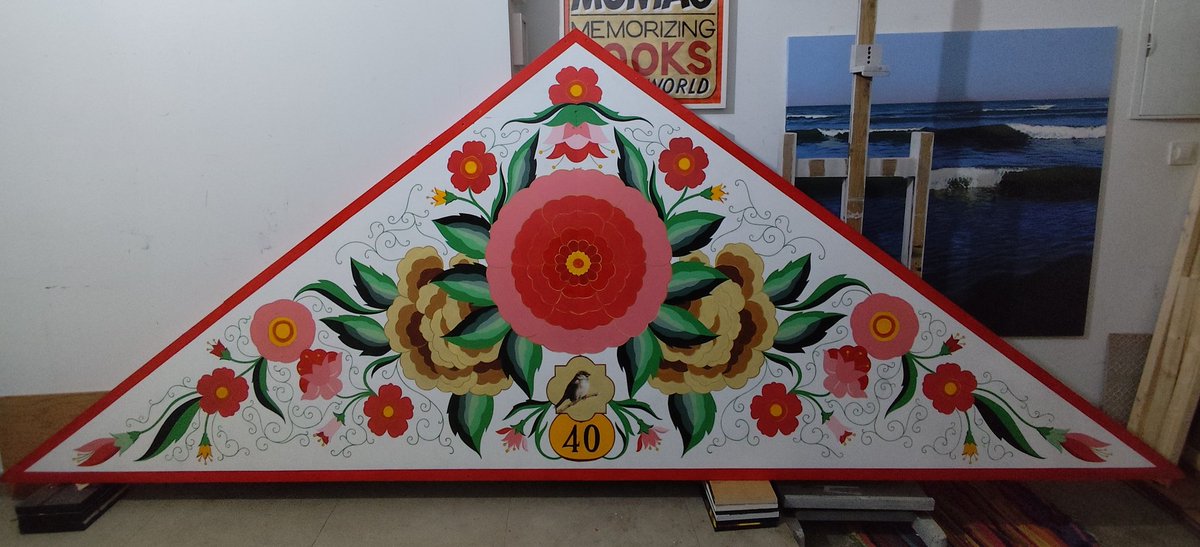 Si tenéis que renovar, rediseñar o incluso fabricar desde cero la PAÑOLETA de vuestra CASETA DE FERIA podéis poneros en contacto conmigo.