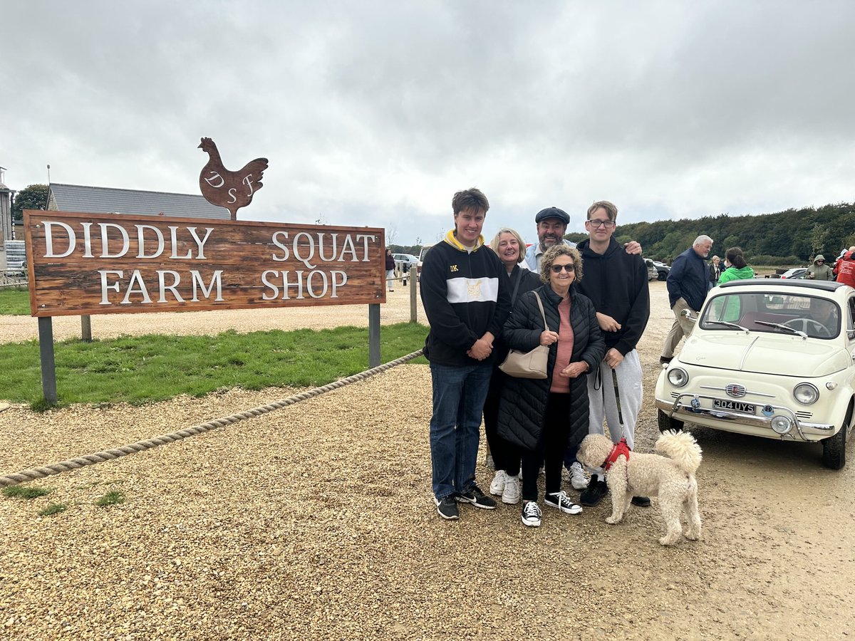 ⁦<a href="/ClarksonFarming/">Clarkson's Farm</a>⁩ thank you for a great family day out. Awesome and highly recommend a visit to both the pub and farm. 💙👍🏻❤️👊🇿🇦🏴󠁧󠁢󠁥󠁮󠁧󠁿