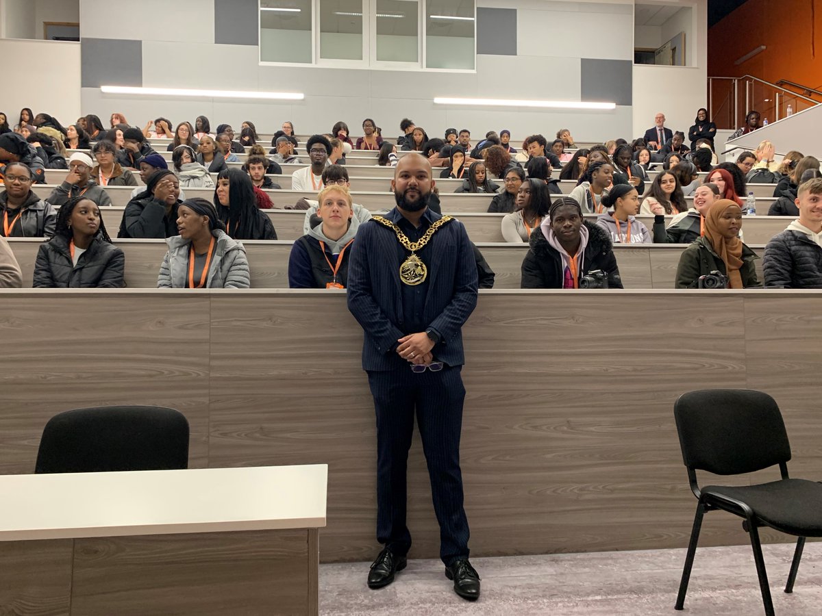 Haringey Council (@haringeycouncil) on Twitter photo 🗣️ <a href="/MayorHaringey/">Mayor of Haringey</a>, Cllr Ahmed Mahbub, joined students at <a href="/Haringey6thForm/">Haringey Sixth Form College</a> today to talk about the importance of registering to vote as we mark #LondonVoterRegistrationWeek.
🗳️ Register to vote today at gov.uk/register-to-vo…
#NoVoteNoVoice 🗣️ <a href="/MayorHaringey/">Mayor of Haringey</a>, Cllr Ahmed Mahbub, joined students at <a href="/Haringey6thForm/">Haringey Sixth Form College</a> today to talk about the importance of registering to vote as we mark #LondonVoterRegistrationWeek.
🗳️ Register to vote today at gov.uk/register-to-vo…
#NoVoteNoVoice