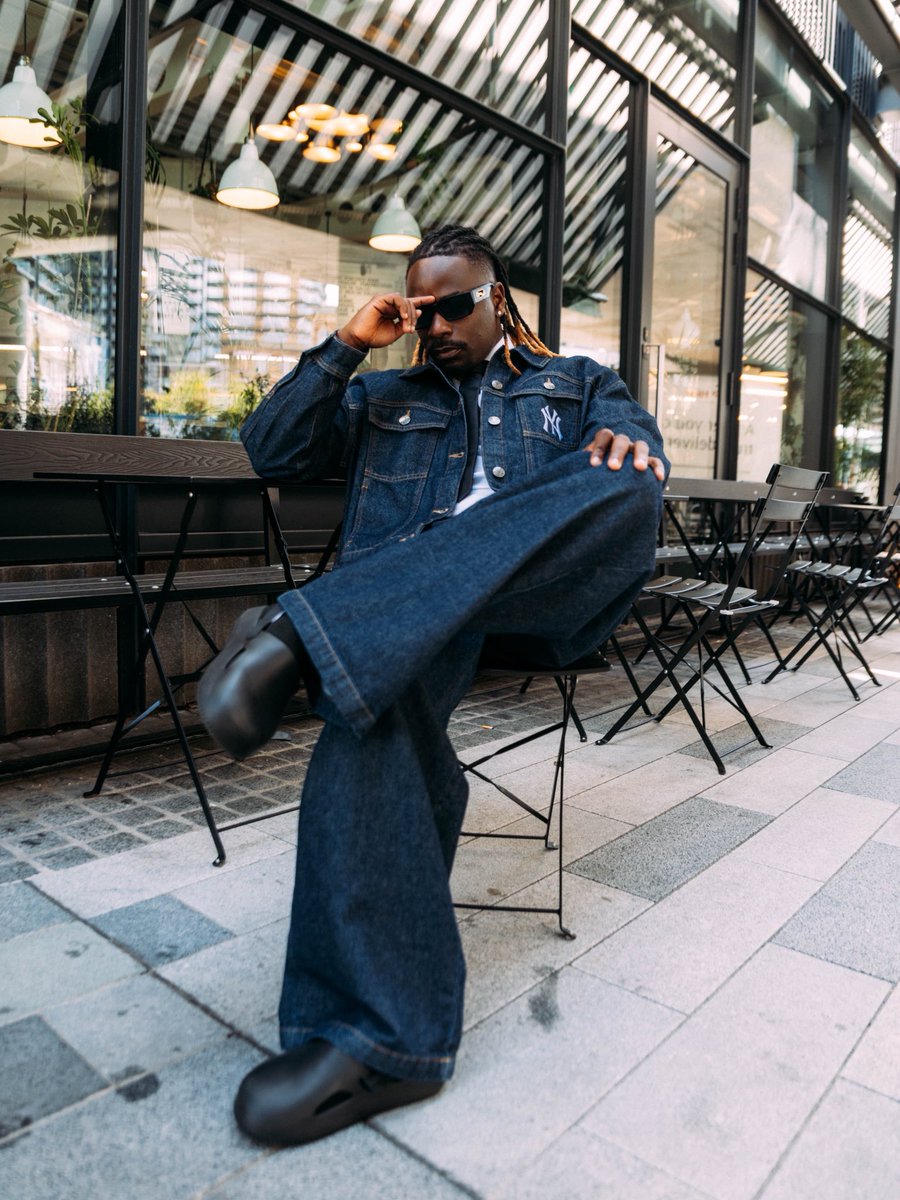 STAY HUMBLE🙏ACT LIKE YOU CANT AFFORD THE BREAD UNTIL THEY REALISE YOU DOWN THE BAKERY🌟