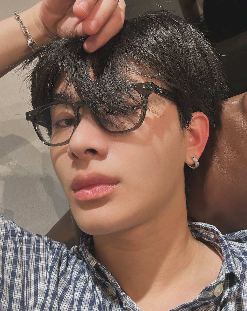 kh1ovele's tweet photo. อย่าให้เลือกได้ปะ พวกแกก็รู้ว่าพี่เลือกไม่ได้ https://t.co/WbSHo1fgGh