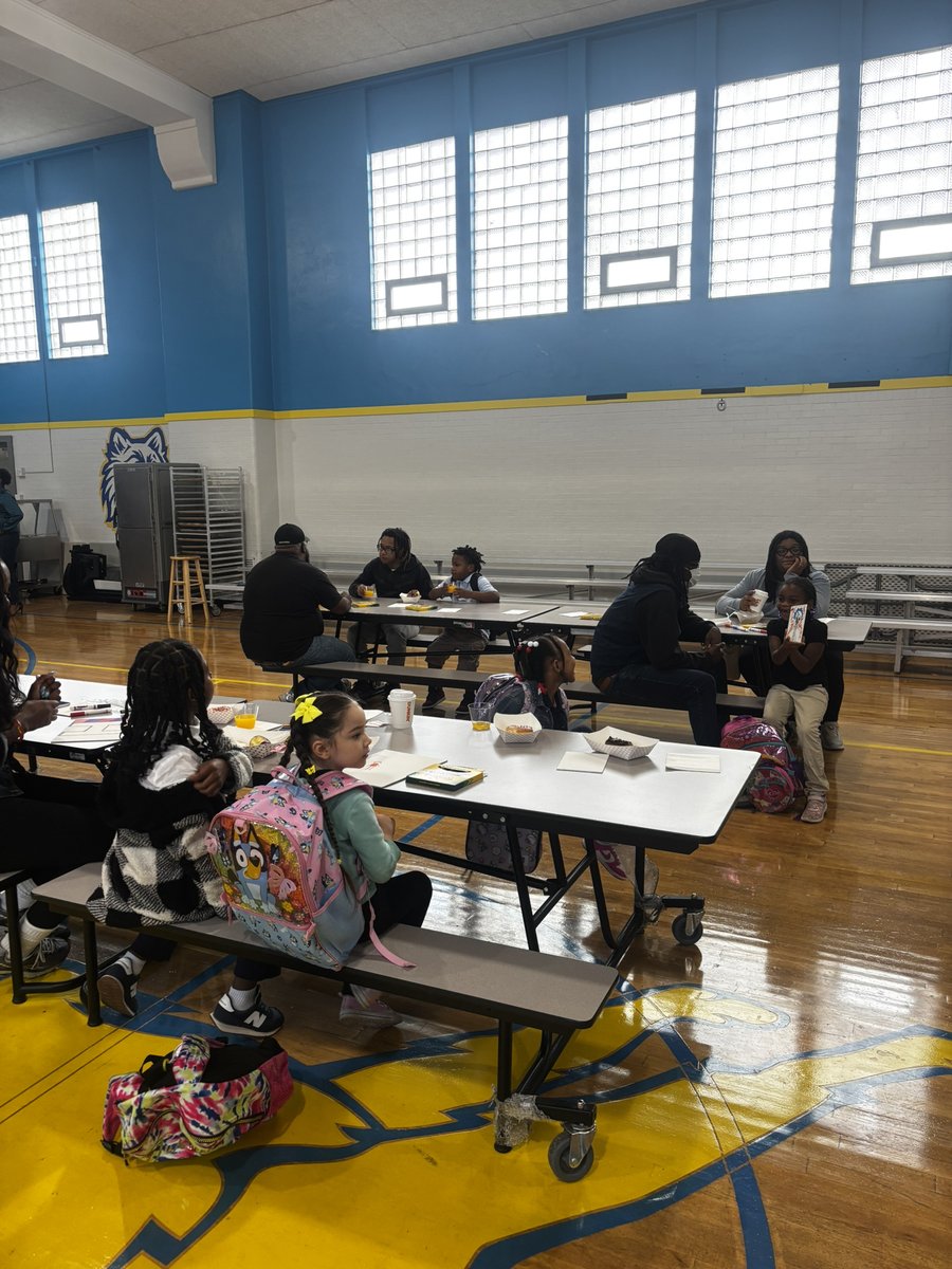 ApexAcademy2's tweet photo. Our New Family Breakfast last Tuesday was a great success! 🥞☕ Families connected with staff, enjoyed food, and learned more about our school community. 

Seats are filling fast—apply and enroll today to secure your spot! 📚✨ https://t.co/cpiAs18hGv