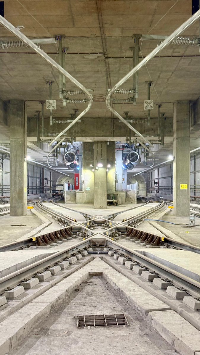 Diamonds on Mumbai's underground Aqua Line 3. Cuffe Parade. The cross over and the Rigid OHE 😍 Courtesy: Farha Irani