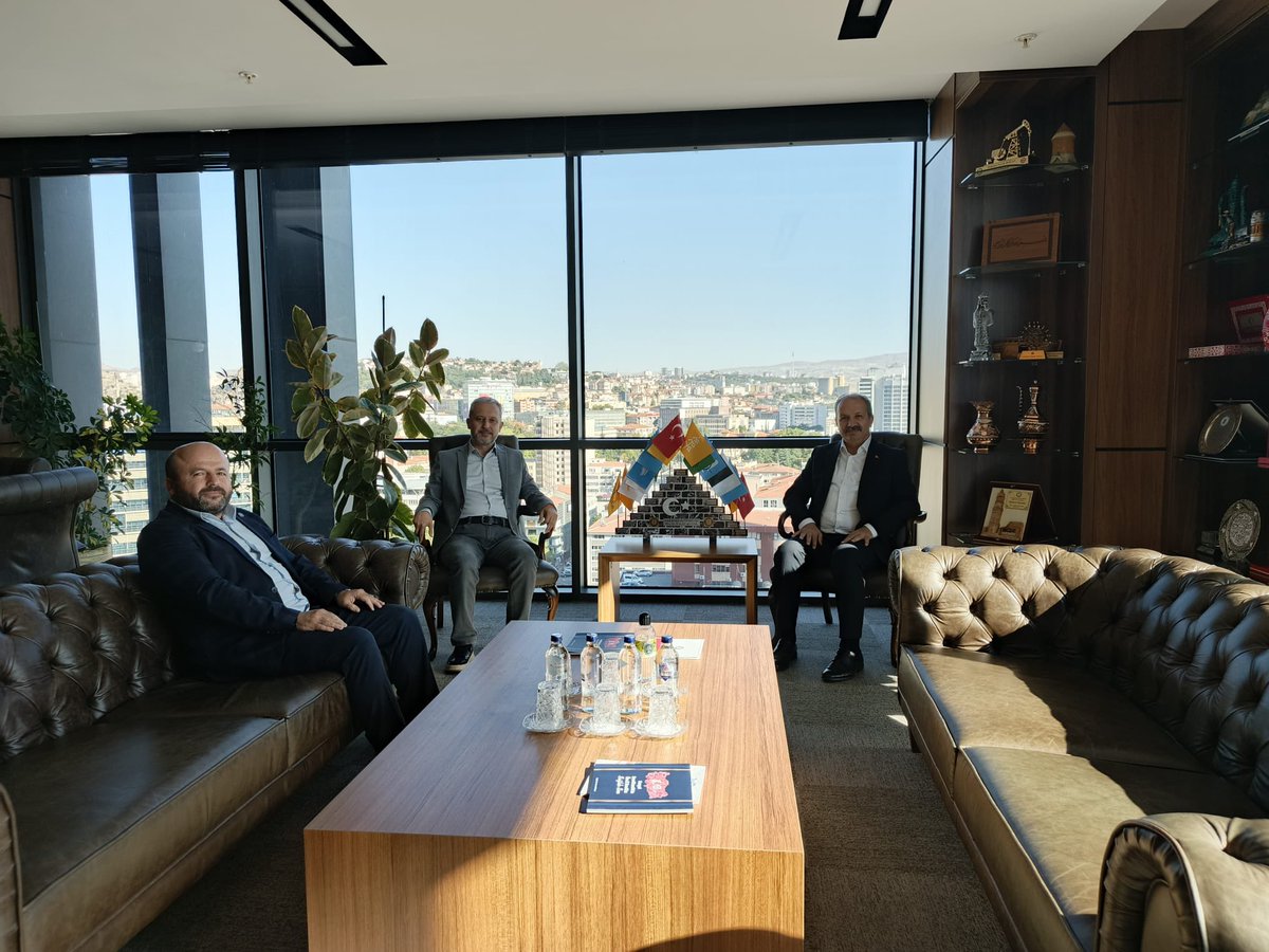 SSMahmutFaruk's tweet photo. Genel Merkezimizde Düzce İl Sağlık Müdürü Sn. Dr. Yasin Yılmaz ve Sağlık-Sen Düzce Şube Başkanımız Cihan Özal’ı misafir ettik.

Nazik ziyaretleri için teşekkür ediyorum. https://t.co/vHfrZodbUu