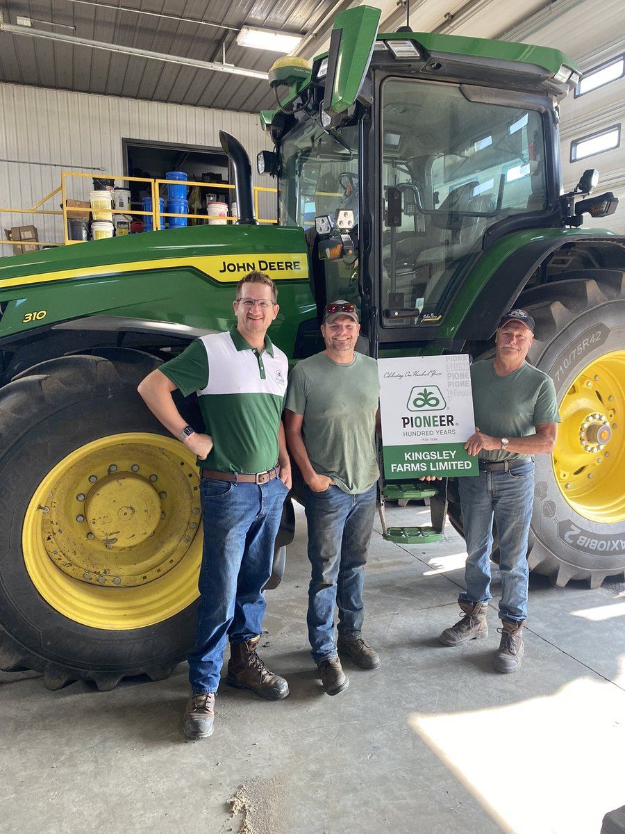 TrevorCrowe11's tweet image. Proud to celebrate 100 years of Pioneer #Pioneer100 with Kingsley Farms in Picton Ontario!