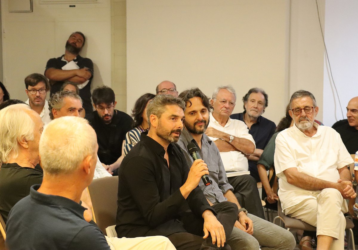 ◾El #COASevilla ha acogido este martes un acto de homenaje a José Pérez de Lama Halcón.

La iniciativa, promovida por un grupo de colegiados/as, fue organizada conjuntamente por <a href="/rEcolectores/">rEcolectores urbanos</a> , la @ETSASevilla y el #COASevilla.

Más info ⬇
coasevilla.org/Noticia.aspx?i…