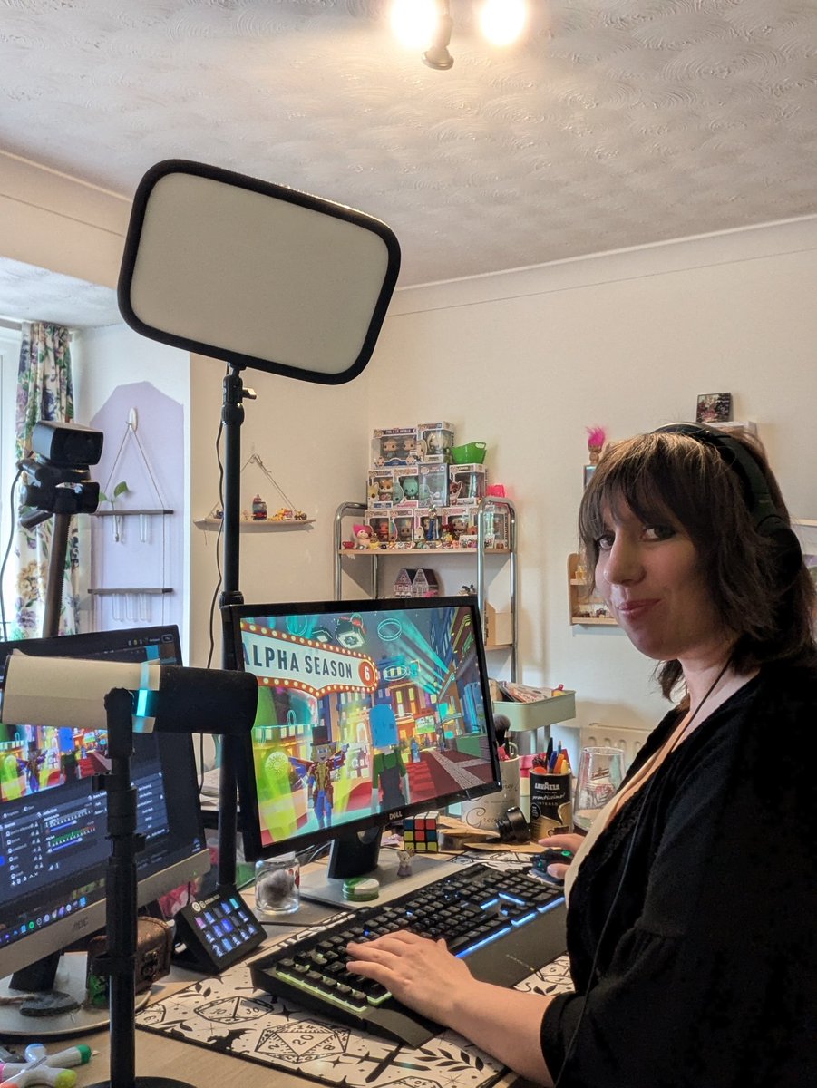 Pandapops7's tweet image. Hey #Sandfam how&apos;s your day going... Mine? 
Ah I just been recording some Alpha Season 6 content 🎪
Not gonna lie I&apos;m excited for what&apos;s to come.