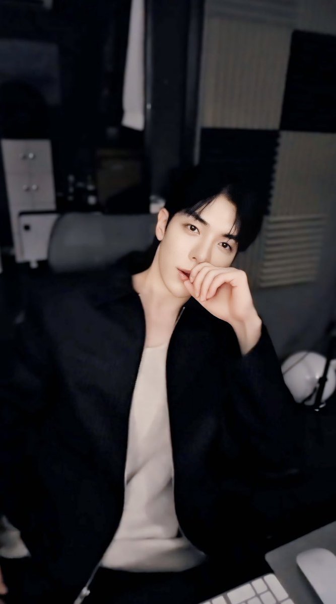 sosugo53's tweet photo. 어디서 봤더라? 
어? 너! https://t.co/bMK3BDwofN